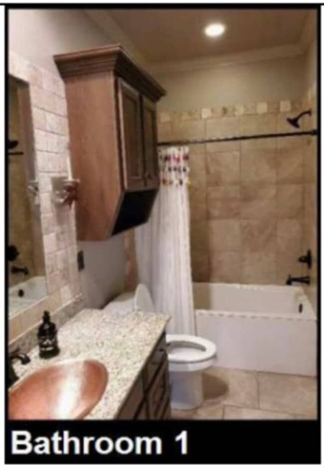 Building Photo - 4 BEDROOM, 3 BATHROOM IN TIBURON