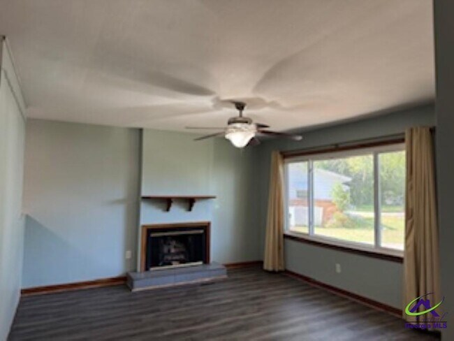 Building Photo - 106 Eleanor Cir