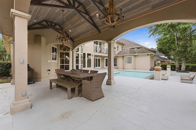 Building Photo - 3315 Riviera Dr