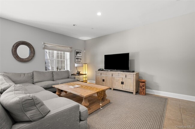 Building Photo - 1 Augusta Ct