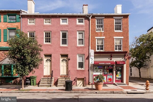 Building Photo - 931 S Charles St