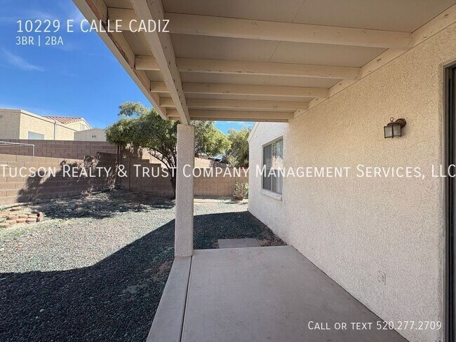 Building Photo - 10229 E Calle Cadiz