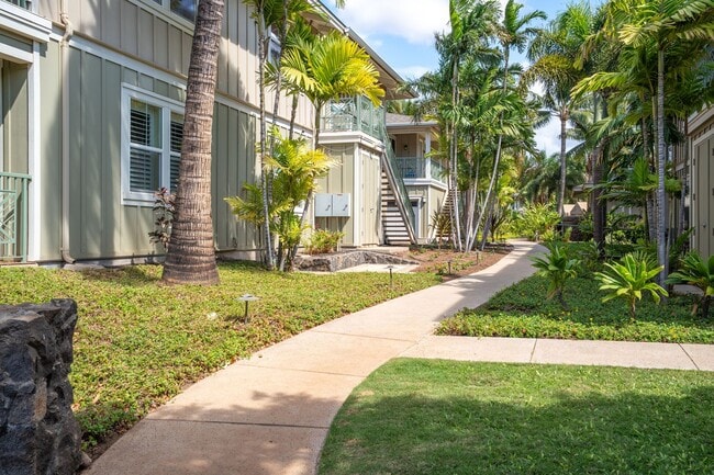 Building Photo - Beautiful Fully Furnished, 3 Bed/2 Bath Kai Ani Village Townhome