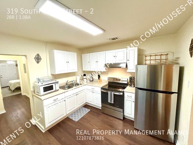 Building Photo - AVAILABLE NOW! FULLY FURNISHED 2 Bedroom /...