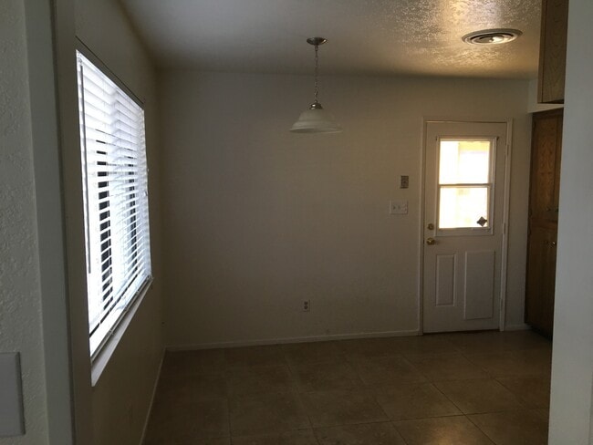 Building Photo - House