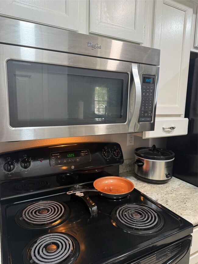 Building Photo - 2300 Old Spanish Trl