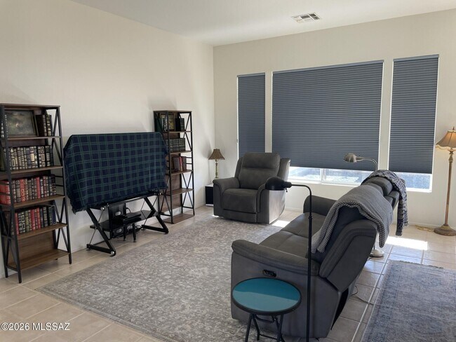 Building Photo - 14256 N Greenspun Pl