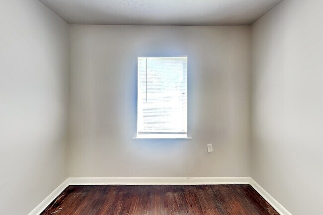 Building Photo - 177 Lawton St SW