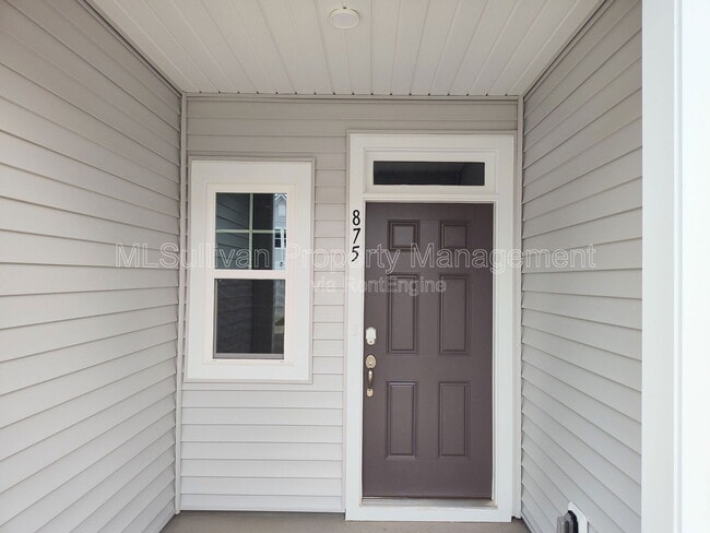 Building Photo - 875 Pilot St