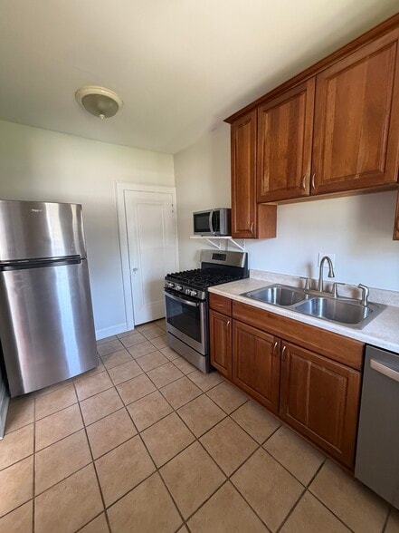 Building Photo - 81 W Weber Rd