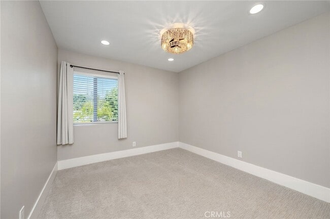 Building Photo - 33372 Breezy Pl