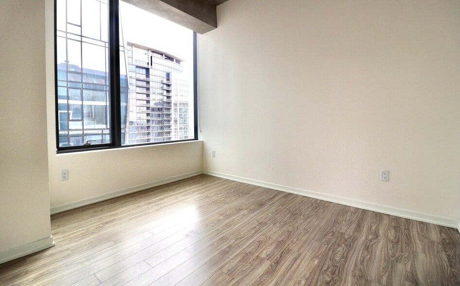 Building Photo - 1323 S Wabash Ave