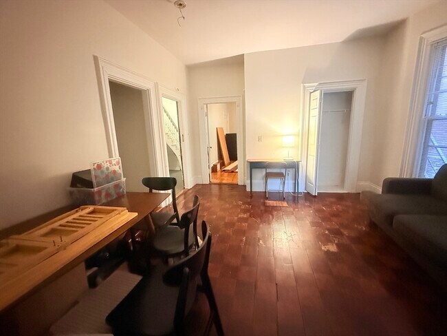 Building Photo - 23 Inman St