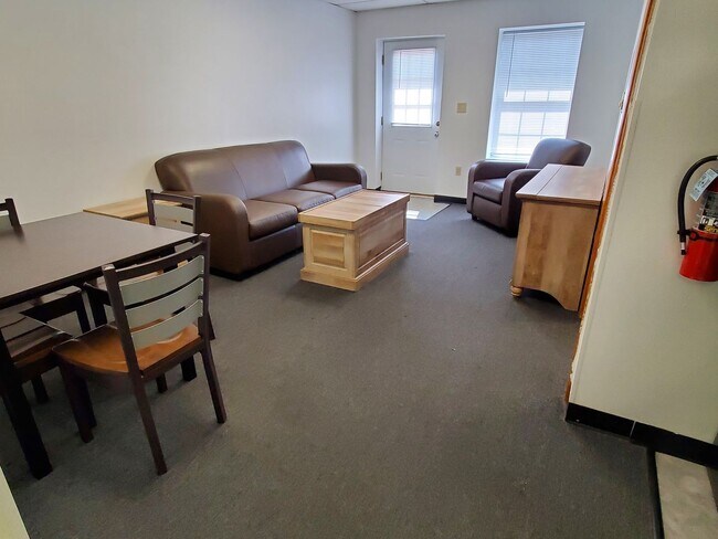 Interior Photo - 131 N. Sparks St.