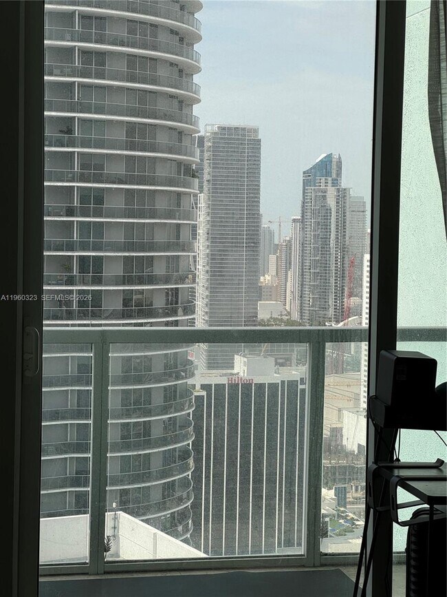 Building Photo - 1900 N Bayshore Dr