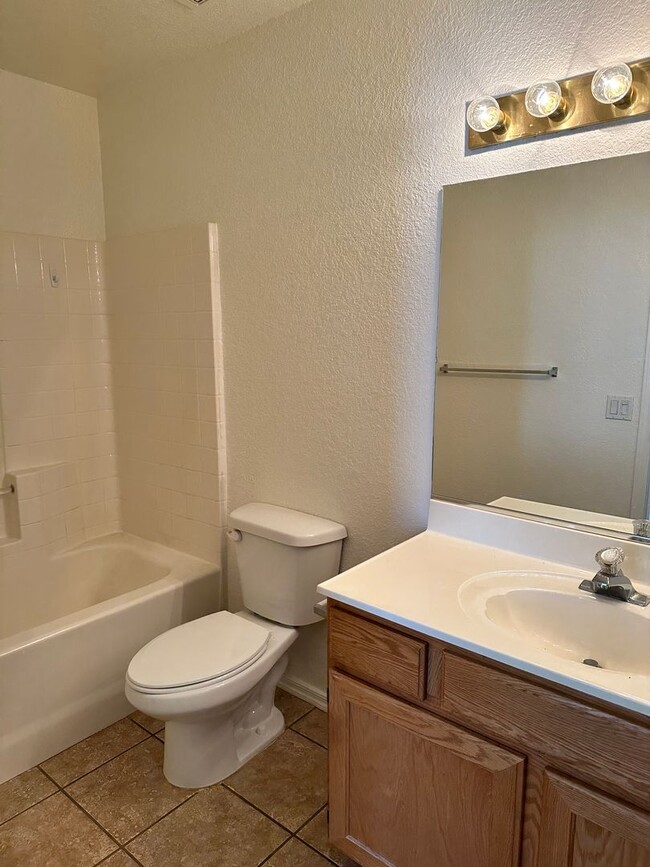 Building Photo - 111 Cypress Dr