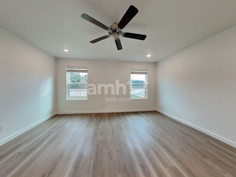 Building Photo - 5132 Turnstone St SE