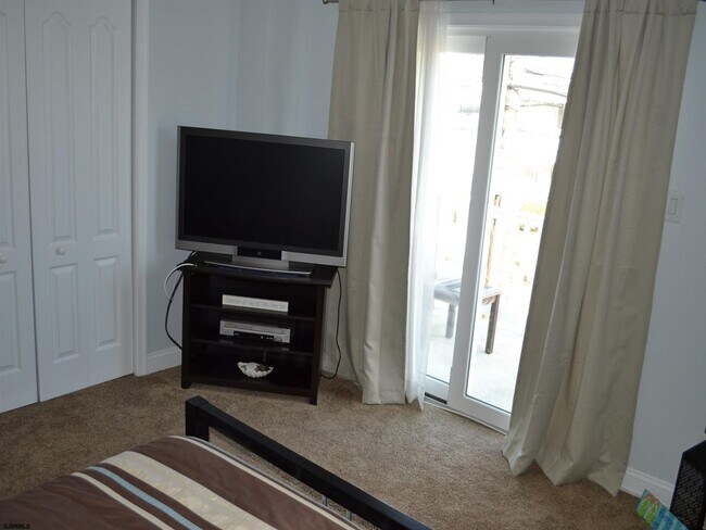 Building Photo - 12 S Franklin Ave