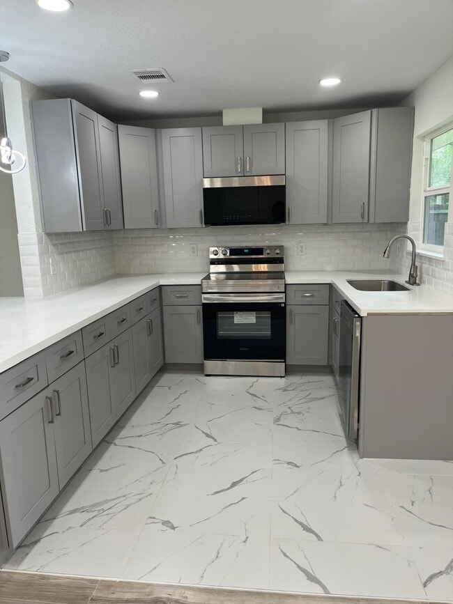 Building Photo - 1310 Canterview Dr