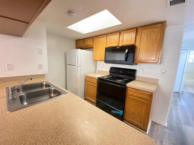 Building Photo - 2751 N Poinciana Blvd