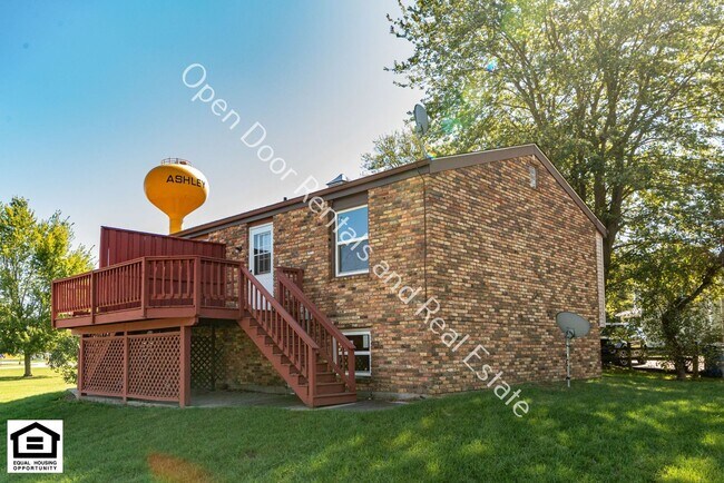 Building Photo - 301/303 W Hobart St.