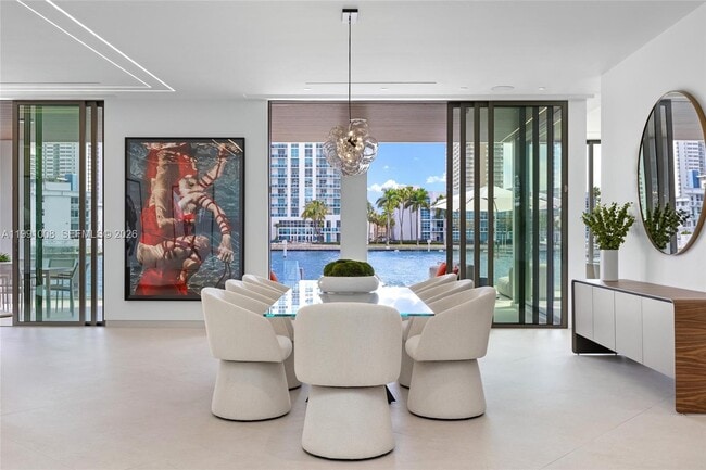 Building Photo - 503 Palm Dr