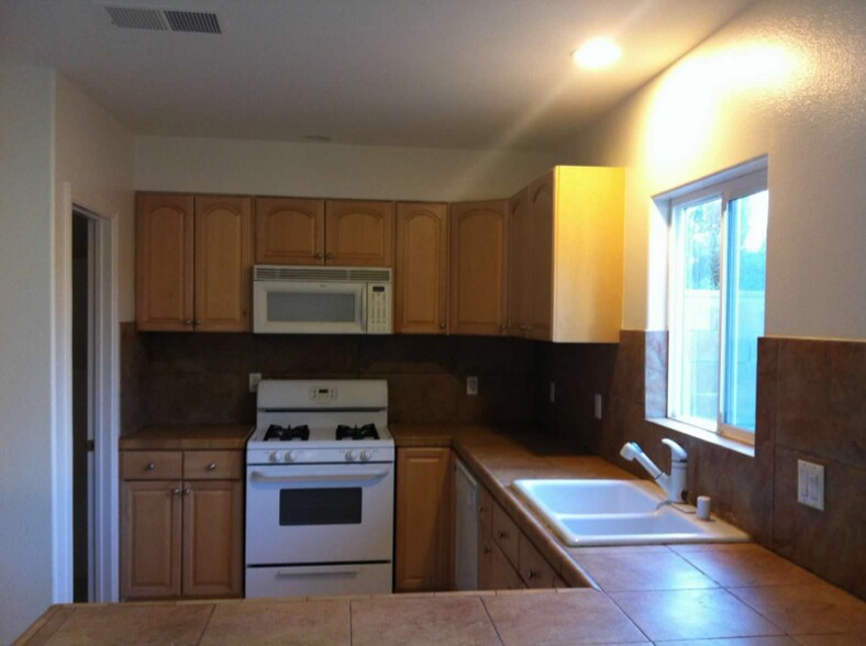 Building Photo - 33368 Campus Ln