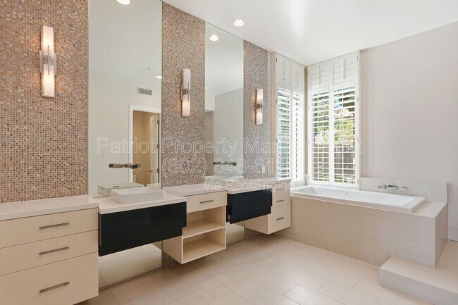 Building Photo - 11047 E Mirasol Cir