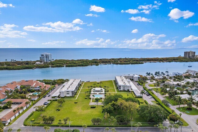 Building Photo - 100 Waterway Rd