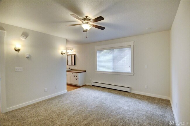Building Photo - 827 Bella Vista Ln