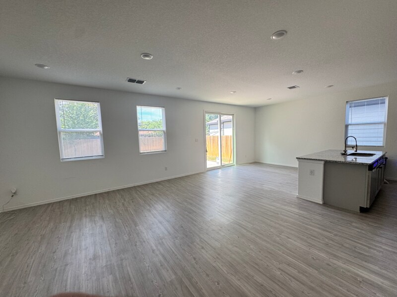 Building Photo - 4422 Chandler Rd