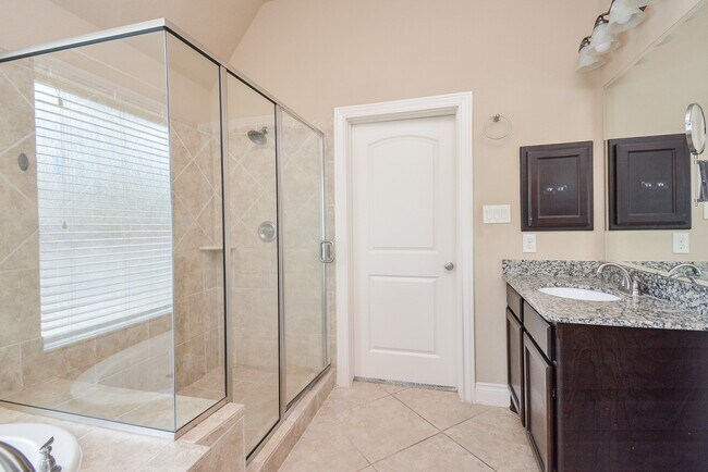 Building Photo - 28803 Davenport Dr
