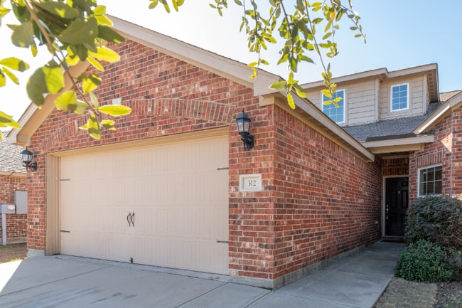 Building Photo - 312 Magnolia Dr