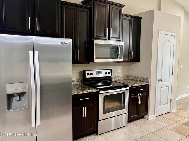 Building Photo - 12598 Itani Wy