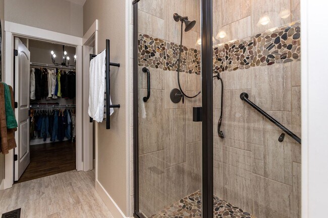 Building Photo - Stunning Flying Horse Patio Home with Stunning Views!!