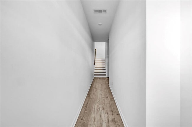 Building Photo - 5772 Schelton Pl