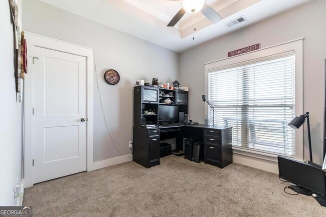 Building Photo - 306 Rustic Live Oak Trl