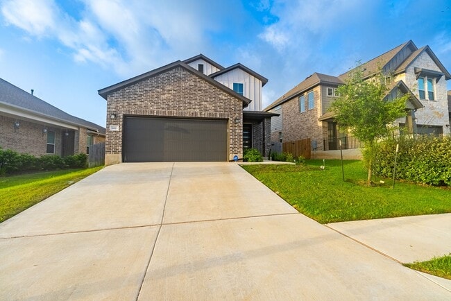 Building Photo - 6413 Night Chinook Dr