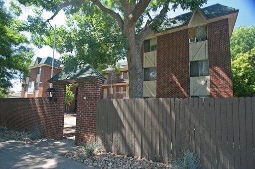 Building Photo - 3555spen