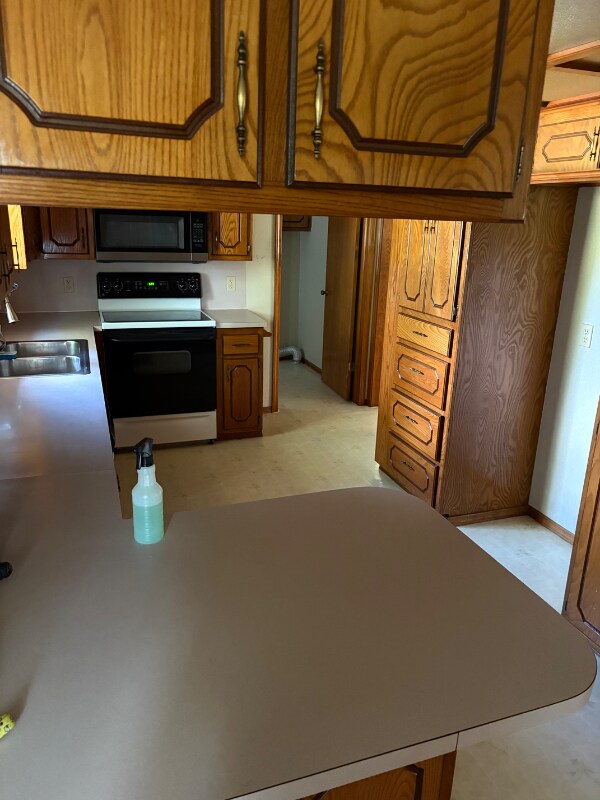 Building Photo - 11500 Canyon Oaks Dr