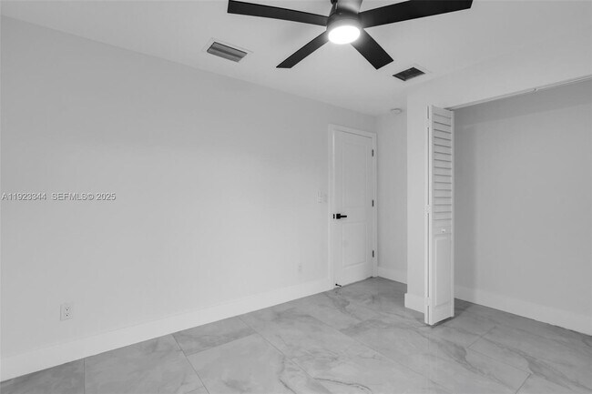 Building Photo - 1411 NW 40th St