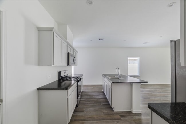 Building Photo - 5619 Simcrest Grove Dr