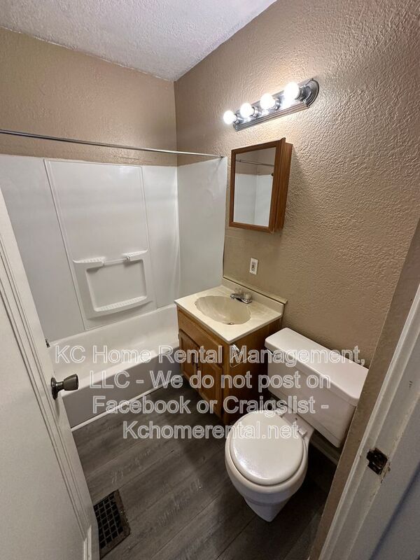 Building Photo - 6838 The Paseo