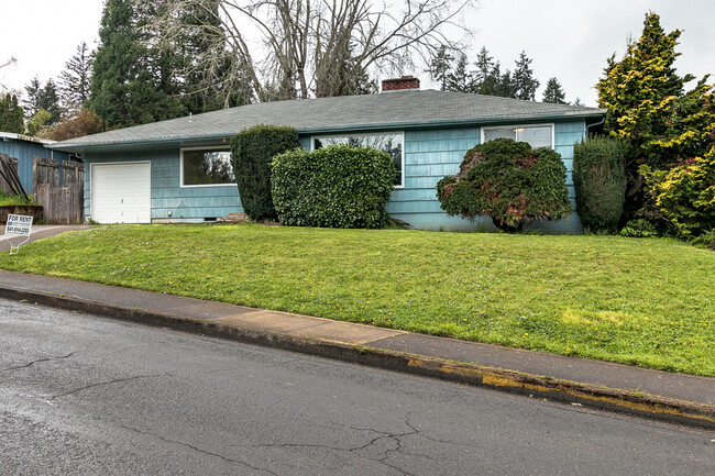 Primary Photo - 3-Bedroom, 1-Bath duplex In Eugene South H...