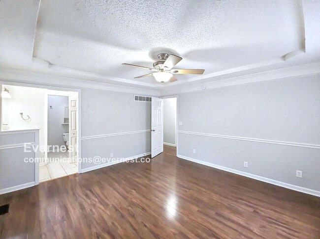 Building Photo - 14902 W 149th St