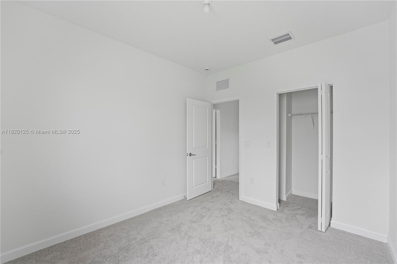 Building Photo - 124 SW 184th Way