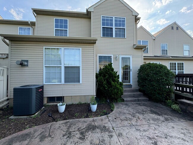 Building Photo - THREE BEDROOM  w Finished Basement- PARKLA...