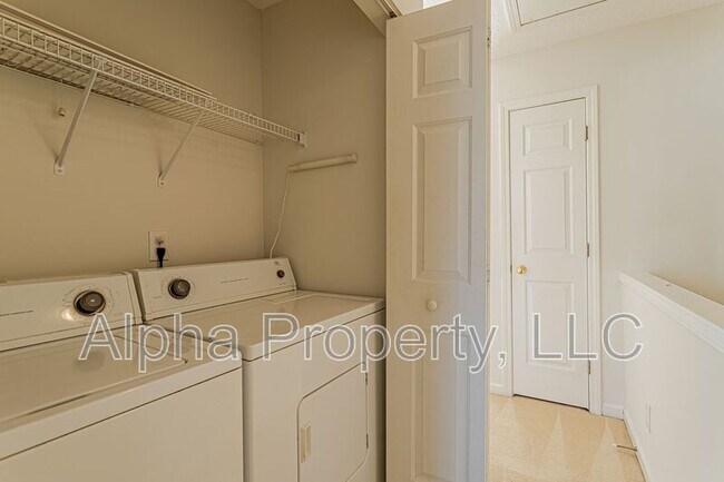 Building Photo - 119 Waterford Park Dr