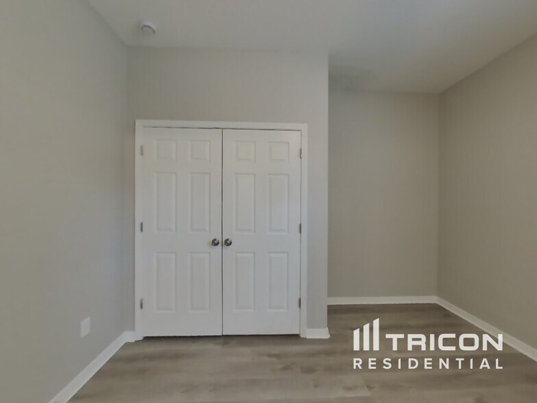 Building Photo - 3445 Fiddlers Green Loop