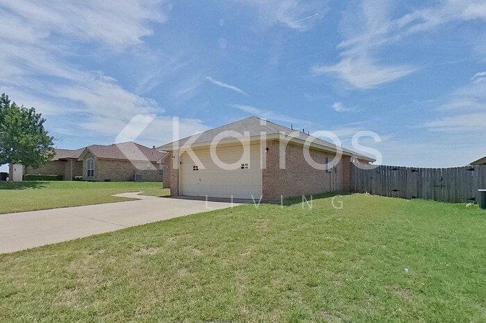 Building Photo - 404 Ali Dr